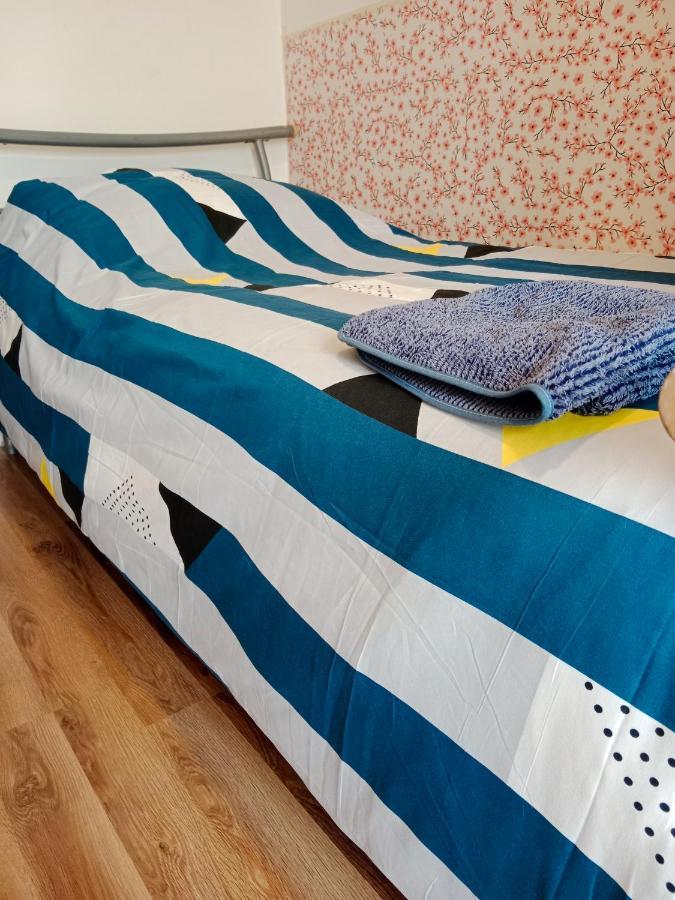 Bed and Breakfast La Madriguera Raszyn Exterior foto
