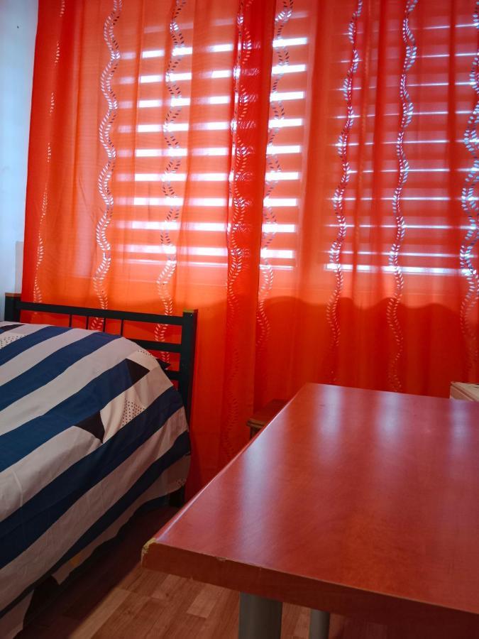 Bed and Breakfast La Madriguera Raszyn Exterior foto