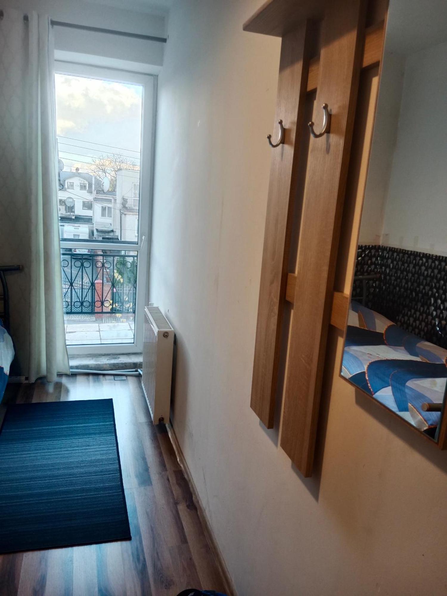 Bed and Breakfast La Madriguera Raszyn Exterior foto